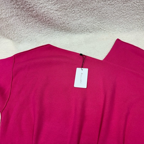 Line & Dot Sweater - Picture 4 of 9